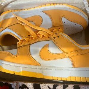 WOMEN NIKE DUNK LOW